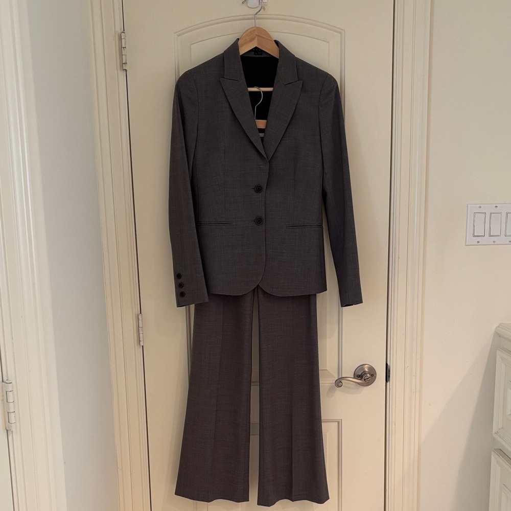 SOLD Theory Nichelle Suit 4